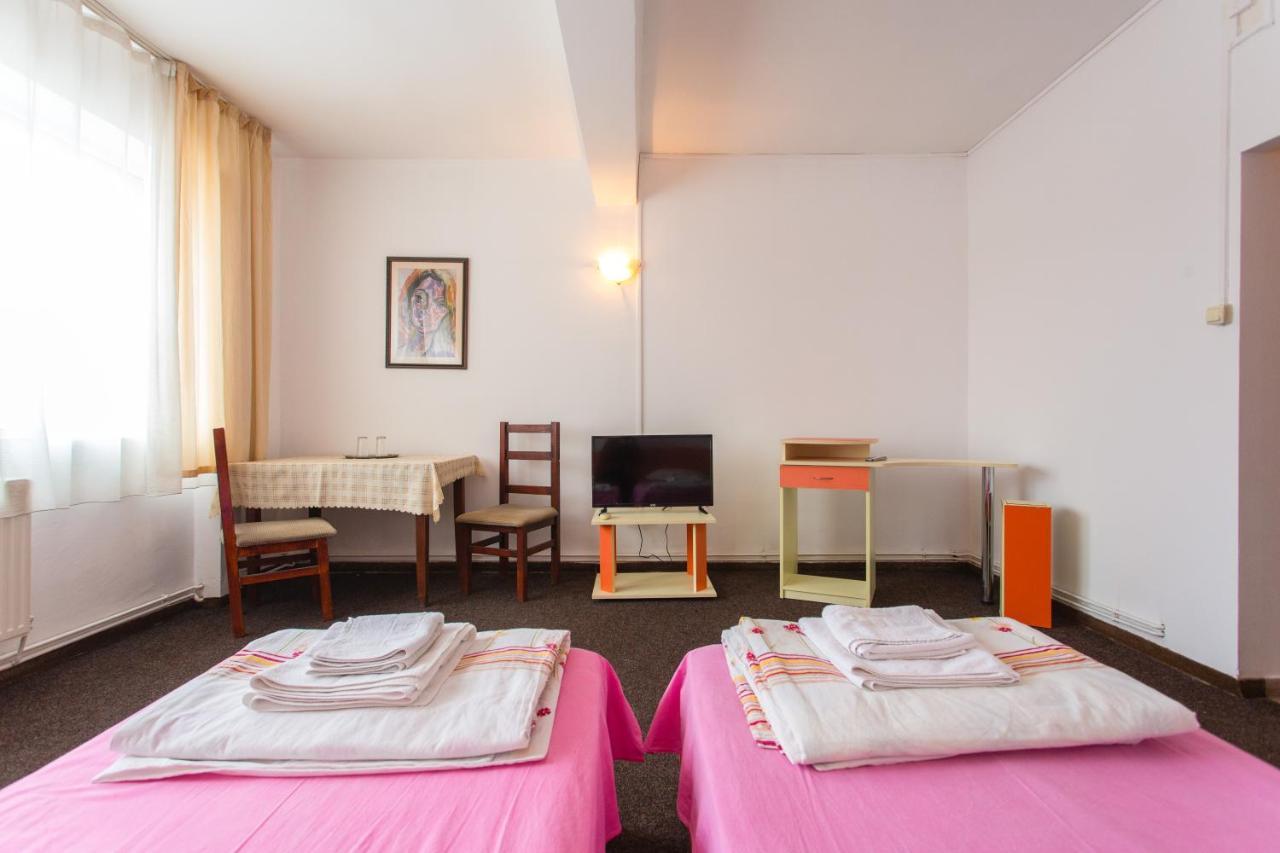 Hostel Horia Plopeni Extérieur photo
