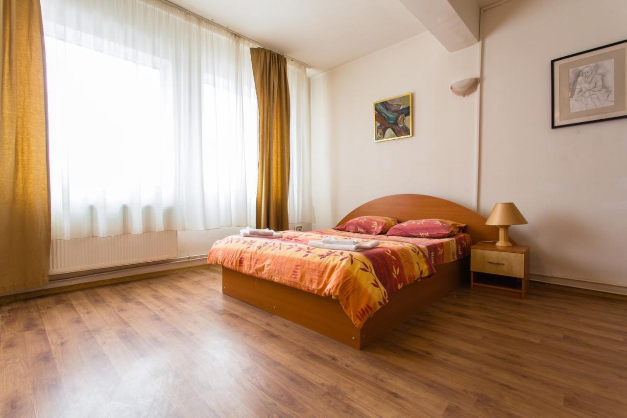 Hostel Horia Plopeni Extérieur photo